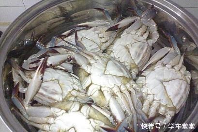 螃蟹蒸多久才好吃大厨记住要点，螃蟹鲜味十足，一点也不腥！