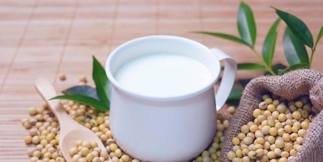 dh怀孕以后,牛奶、豆浆、孕妇奶粉,孕妈该怎样选择可别傻傻忽视