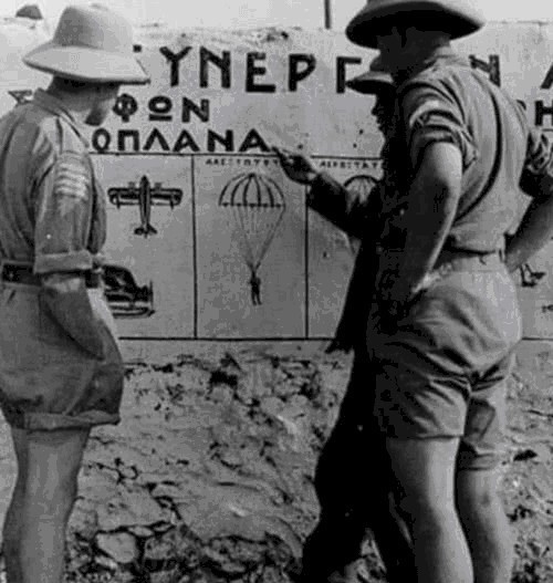 伞兵|凭实力装死:二战伞兵跳伞失误被挂教堂上,没想到一挂就是76年