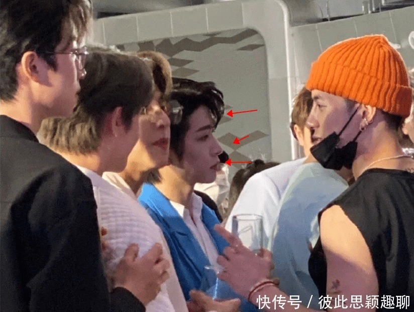 创4庆功宴生图曝出,王嘉尔全程专心干饭,我却被贵公子刘宇吸引