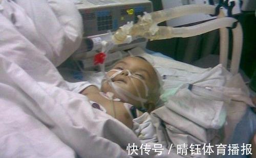 医院|12个月大的宝宝不慎坠床，奶奶下意识的做法，却让孩子伤的更重