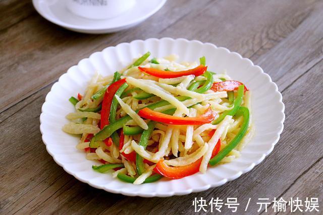 青红椒|既是菜又是饭，土豆换个做法，十元不到，全家吃饱又吃好