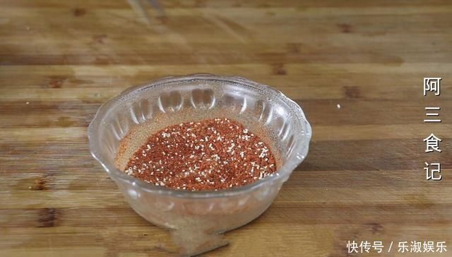 萝卜干的秘制做法,只需这2步,做出来香辣又脆嫩,开胃又解馋