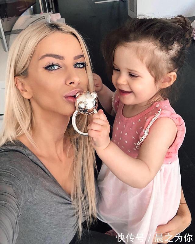 身材|健身辣妈,完美身材前凸后翘,“薄如蝉翼的美背”尽显魅力