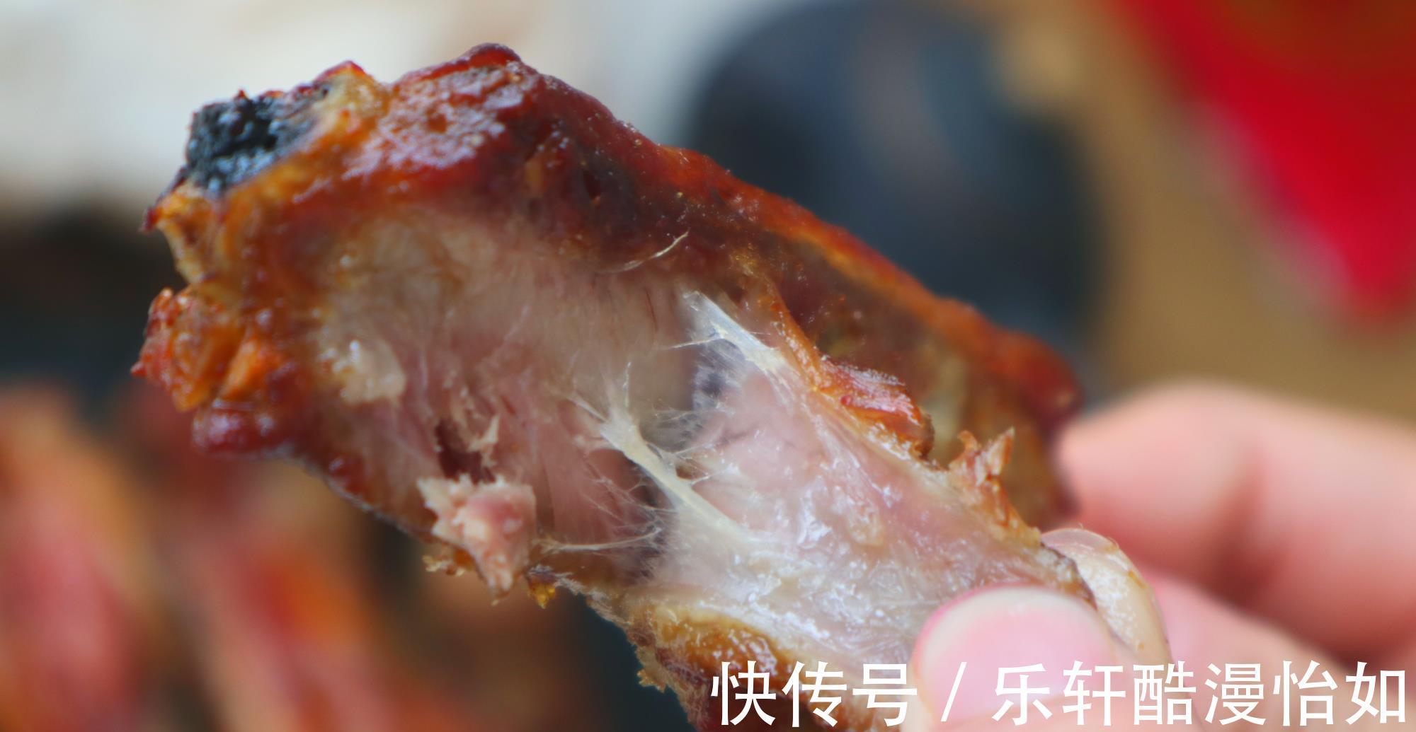 羊脊骨|花了两小时烤的排骨,一出烤箱就抢光,外焦里嫩真馋人,做法简单