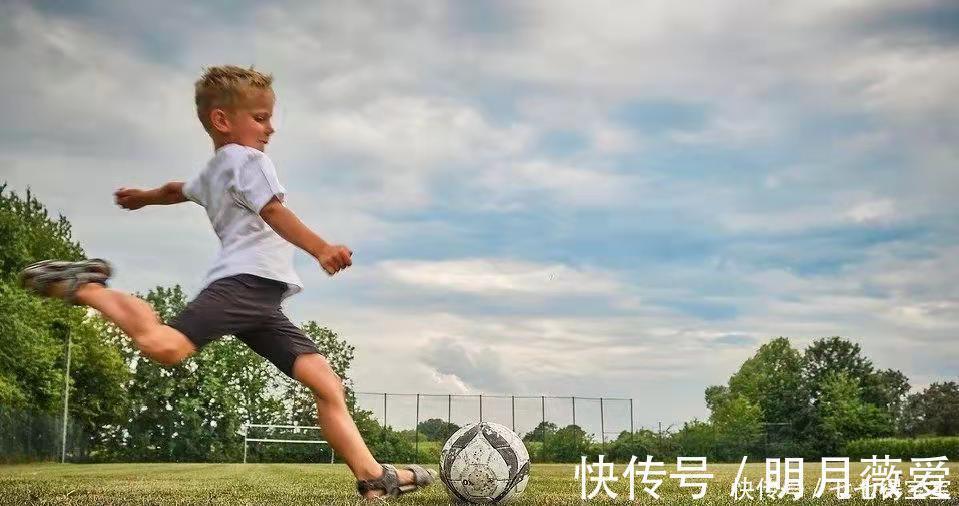 婆婆|宝宝不能太早吃盐?吃太晚也不好,宝妈别错过加盐的“最佳时间”