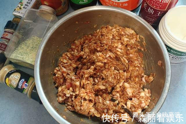 酸菜饺子好吃有诀窍，教你调馅的正确方法和用料，饺子不好吃才怪