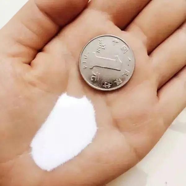 涂防晒会长痘？擦防晒还变黑？防晒也要卸？