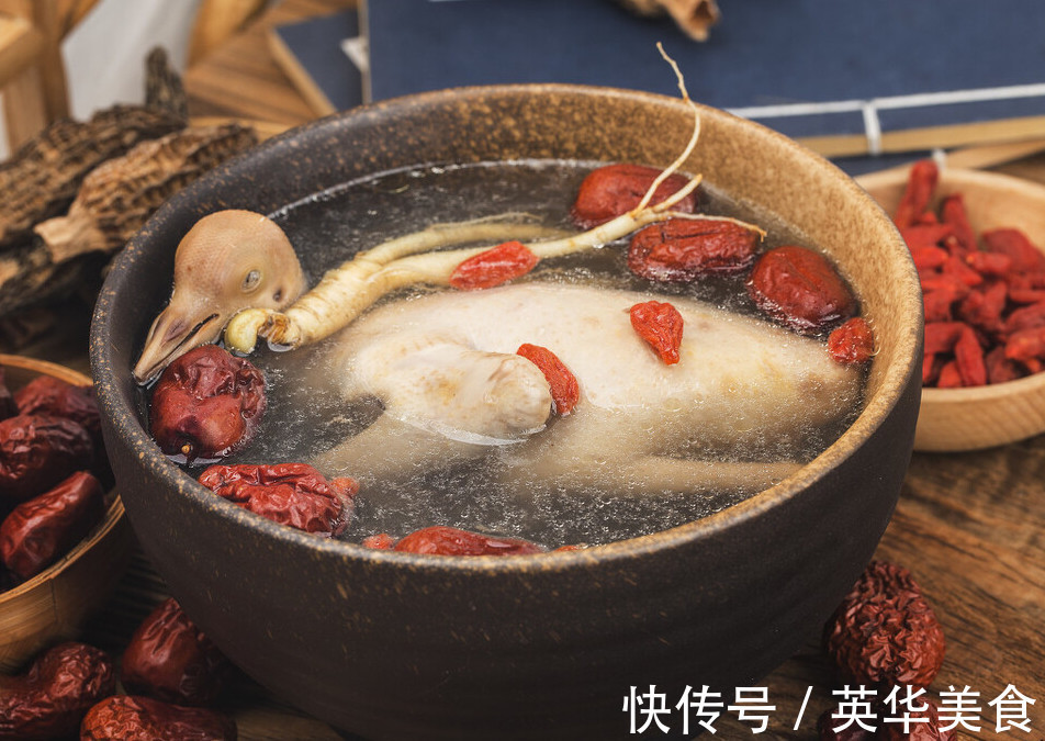 炖鸡汤|一鸽胜九鸡,炖鸽子汤需要焯水吗教你正确做法,肉嫩汤鲜营养高