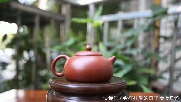 秦始皇有多忙?每天要批阅120斤重的竹简奏章\",\"i10\":\"简牍的100种声音|懂壶人分享3个方法,轻松鉴别代工壶!
