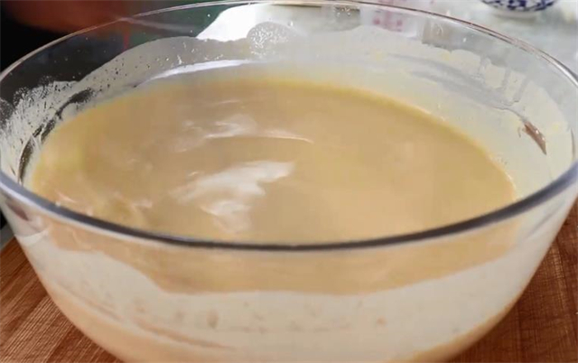 玉米面漏鱼的做法，不用擀面，不用揉面，锅里360搅，地道家乡饭