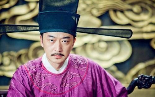 呼延赞@历史上真正的“铁鞭王”既非尉迟恭,也非呼延赞和呼延灼,而是他