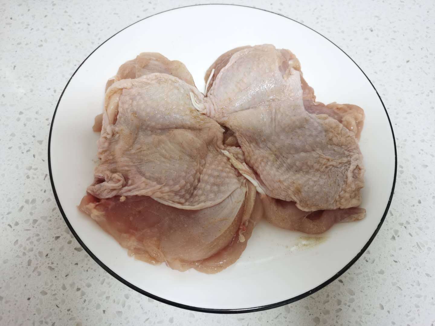 鸡腿这做法实在太好吃,不放一滴油,蒸一蒸又鲜又开胃,超下饭