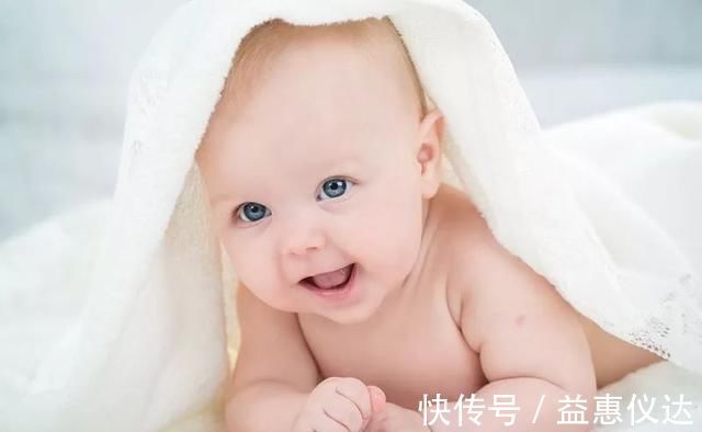 动作|宝宝对妈妈做的这些攻击性动作，其实是他表达爱意的方式，别打他