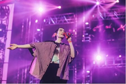 黄晓明|开学如期而至 《青春当燃》寄语莘莘学子!