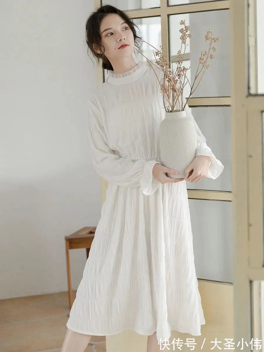 美女|美女街拍:连衣裙合集,每个女孩衣橱里的必备!你喜欢哪一种呢?