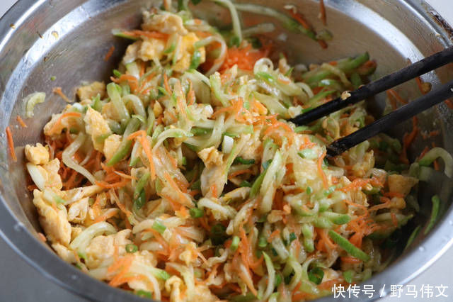 2斤饺子皮,1根西葫芦,不包饺子,做成早餐,我家吃3天没有吃腻