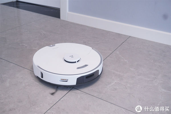 地板|地板脏了？不要犹豫，你的房间还缺一台扫地机器人！全网第一个用八宝粥做测试的博主（是否翻车）
