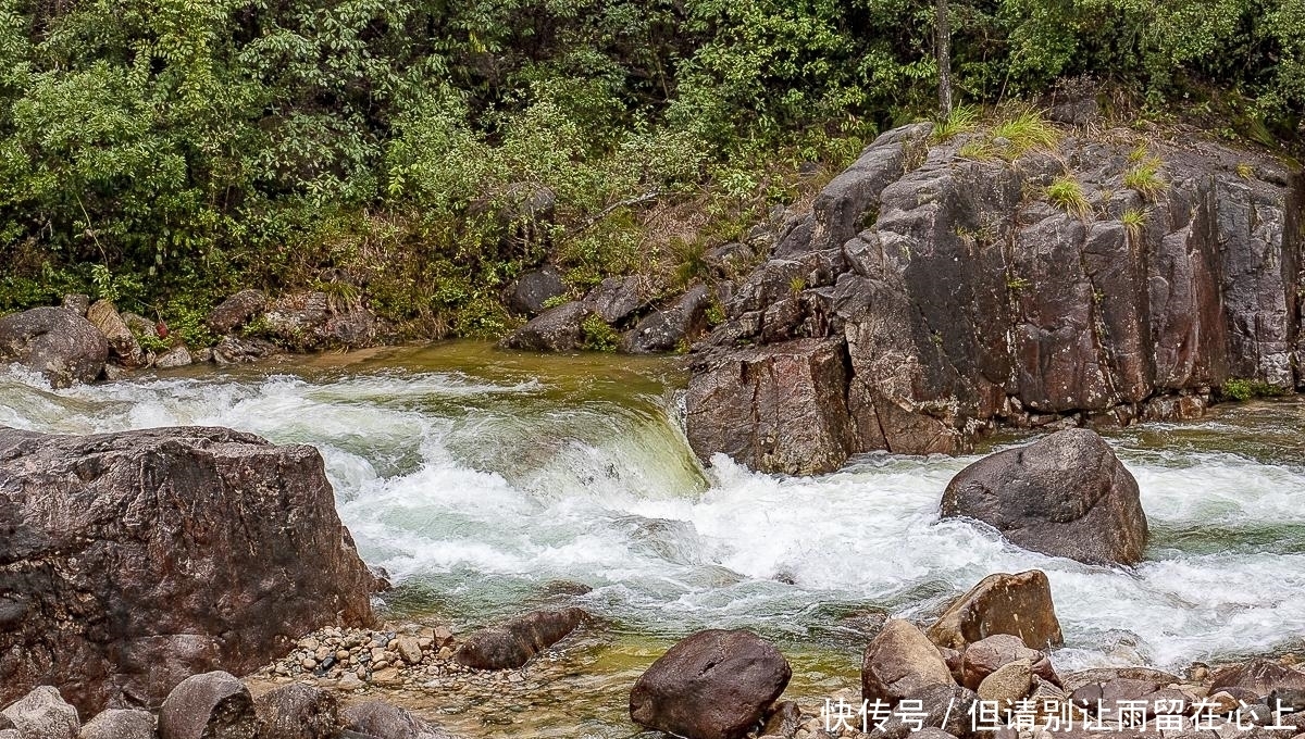 德兴大茅山，天然的避暑胜地，山下还藏着一个“彩虹童话村”