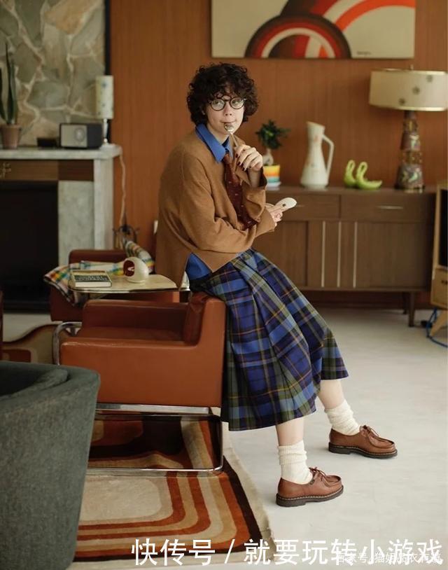 不要乱穿基础款,通过“针织衫+半裙”解析细节,每条都是重点