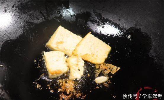 铁锅|炒菜老粘锅大厨教你一个土方法,不管炒什么菜也不粘锅,看一看