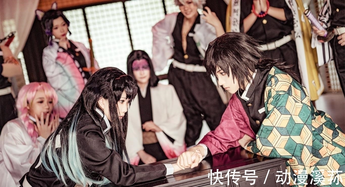 屿行冥|《鬼灭之刃》鬼杀队九柱COS,水柱义勇太A了,粉丝希望拍真人版