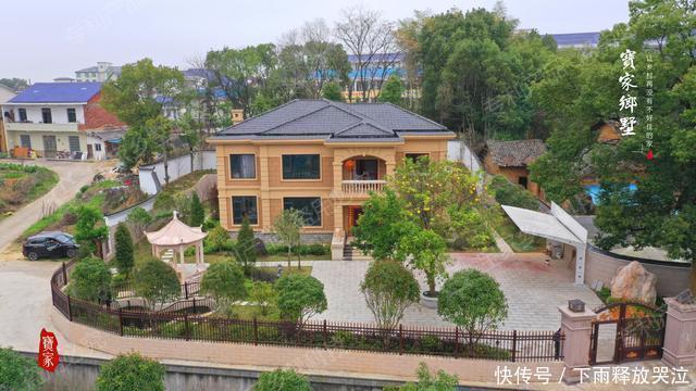 别墅|春天来了,看这组农村别墅航拍实景图,树木萦绕,超级治愈