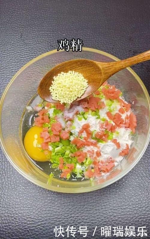 鸡蛋饼最快做法,手不沾面,早餐不用出去买了,在家就能做