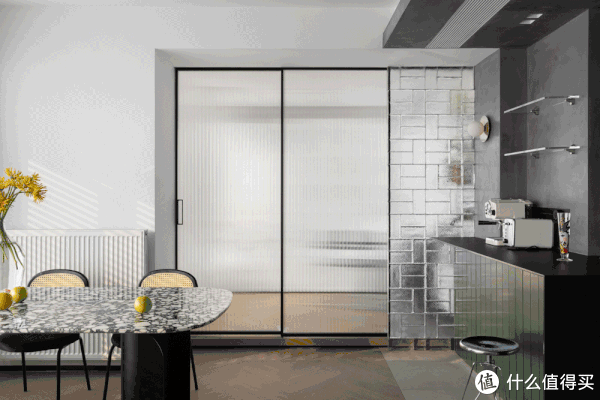 隔断|一扇推拉门，就能提升整屋的气质！让您的家看起来就很贵！