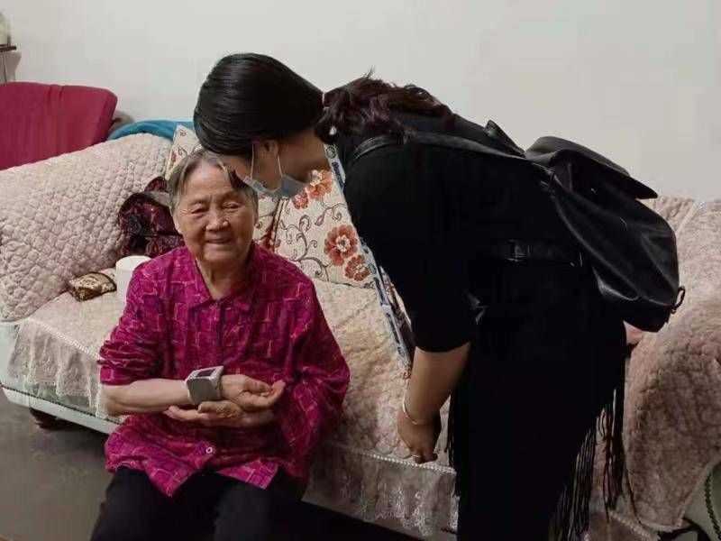 颐居通|多元整合社会资源 武侯区开启智慧健康养老新模式