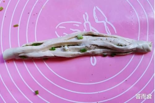 老妈30年烙饼经验,饼中多放这种食材,香酥松软,手一捏直掉渣