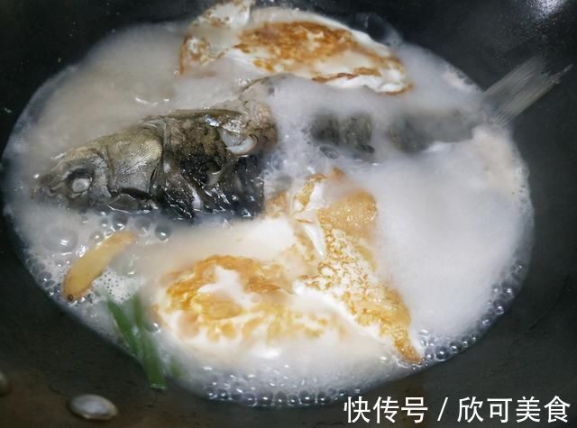 炖鱼汤,牢记“2加2不加”,保证浓白鲜美,没腥味,更香更营养