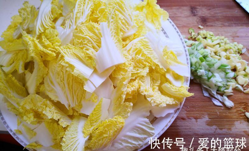 氨基酸|天冷了,多给家人做鱼吃,刺少肉嫩营养高,和白菜一起炖最香