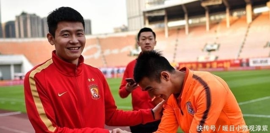 加盟|前国脚7500万加盟恒大,如今却沦落到无球可踢,与车模妻子离婚