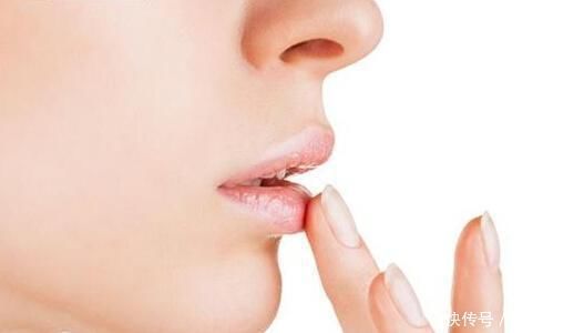 唇膏|沙漠唇涂唇膏也要适量,小心频率太高反变嘴唇杀手!