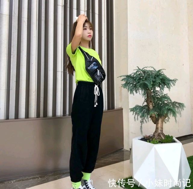 格纹裤|怎么穿T恤才好看？采用简单的穿搭技巧，就能让普通的T恤不再普通