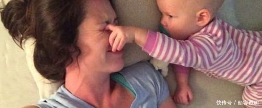 宝妈|宝宝常被误解的调皮小动作, 原来是宝宝在说爱你!