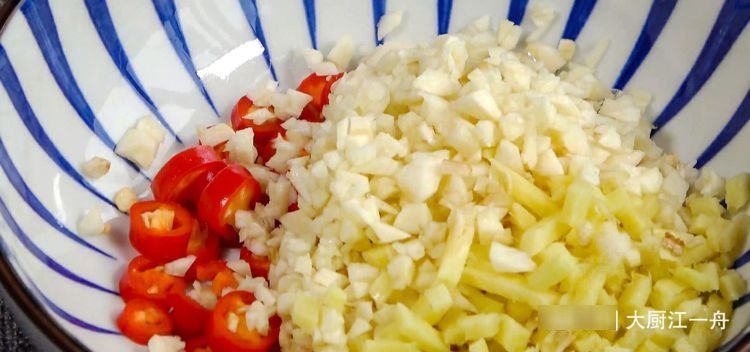 豆角|炒豆角时,先放油就错了,教你饭店做法,豆角翠绿爽口不发黑