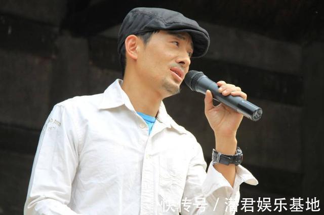 “放羊娃”阿宝：真实身份被揭穿，“草根歌王”的神话也就破灭了