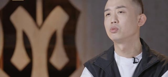 男流明星成普信男,陈小春参加节目变大爷,言承旭张云龙深情对视