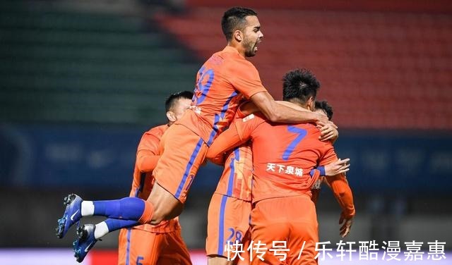 轻蔑|父子局媒体人轻蔑泰山队无冠军相导致社媒沦陷,郝伟无中生儿