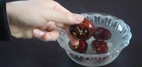 去皮|荸荠去皮原来这么简单，教你新办法，轻松剥出完整荸荠，太实用了