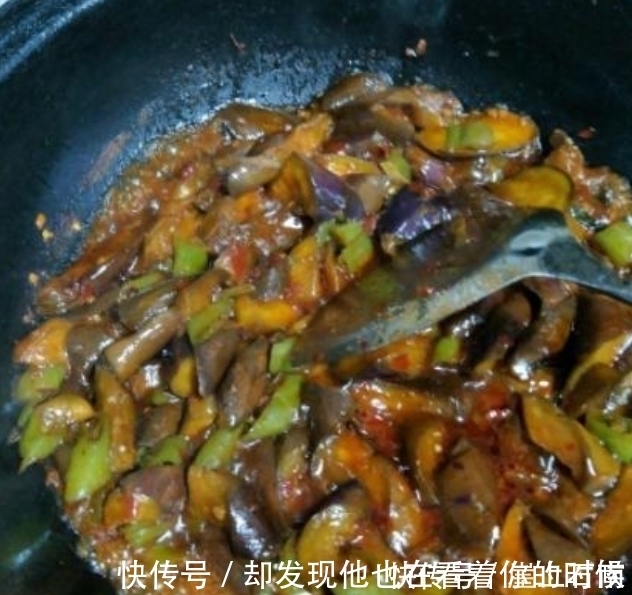 难吃|刚知道，炒茄子最忌先放油，大部分人不知道，茄子难吃油腻还发黑