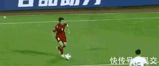 国脚|谁更爱国?归化国脚舍身堵枪眼,本土国足队长却临危当“躲球哥”