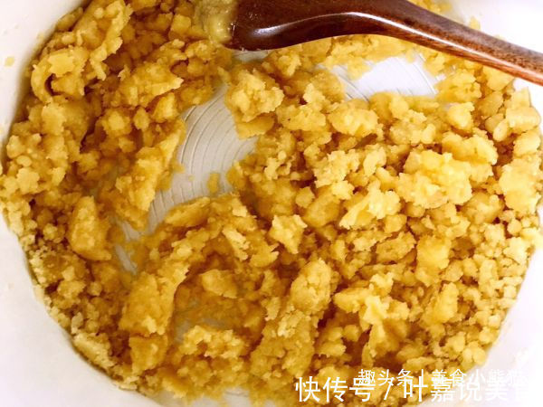 教你在家做焗烤甜椒盅，不仅美味而且卖相极佳，吃了还想再吃一个！