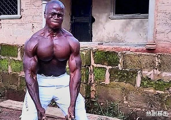 非洲|非洲穷小哥,通过健身娶村花开健身房,这才是真正的逆袭