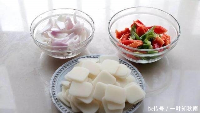 年糕这样炒超级美味快手,一顿两碗不够吃!吃了还想吃!