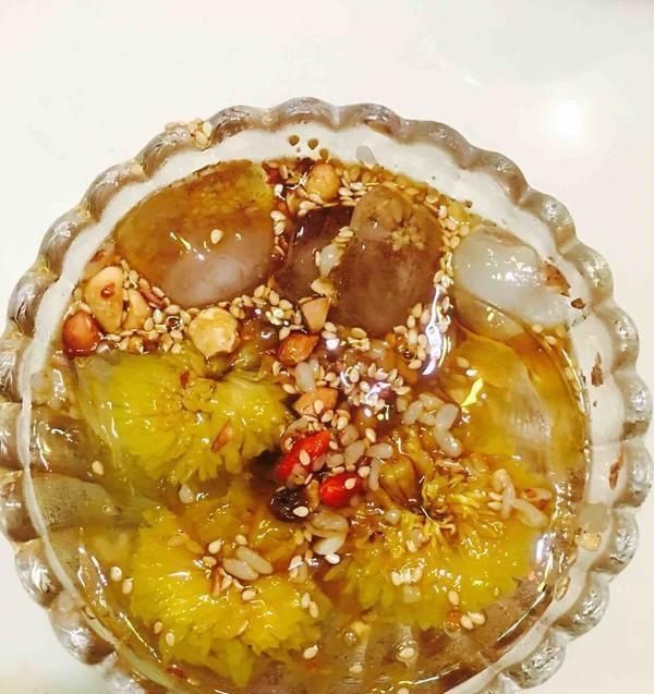 晶莹剔透|中国人“吃腻了”的食物,却成了外国人的奢侈品,还取名雨滴蛋糕