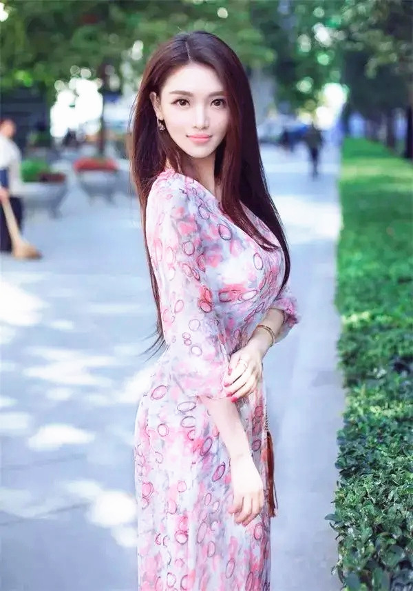 婀娜|“百变女王”王怡珂好美,穿复古旗袍精致唯美,完美呈现婀娜身材