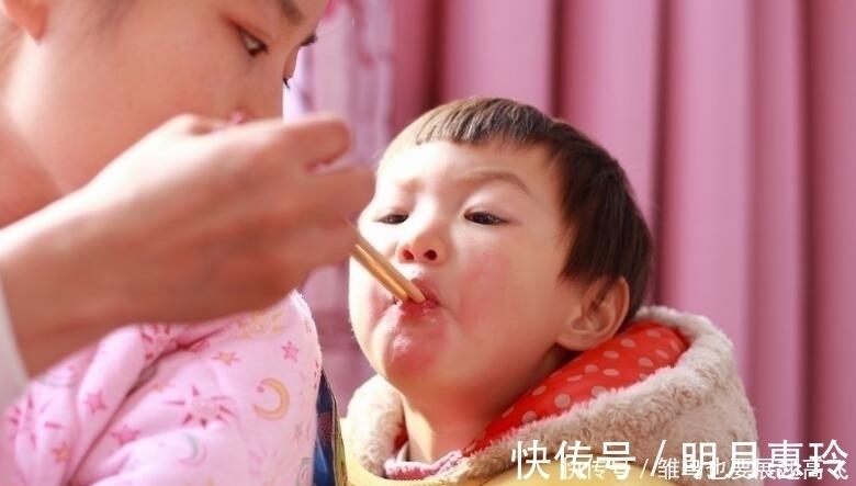 健脾|毁掉孩子脾胃的“推手”原来是这3个喂养习惯,家长快停止吧